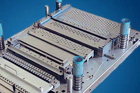 級進模的常用裝置有哪些？