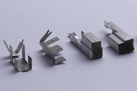 五金彈片加工時需要注意哪些事項?